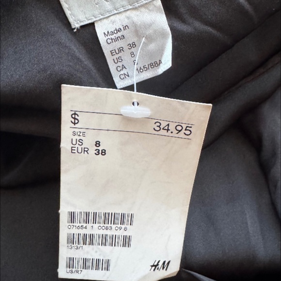 H&M Draped Cocoon Silhouette Dress – Black – Size 8 (NWT) - Picture 6 of 6